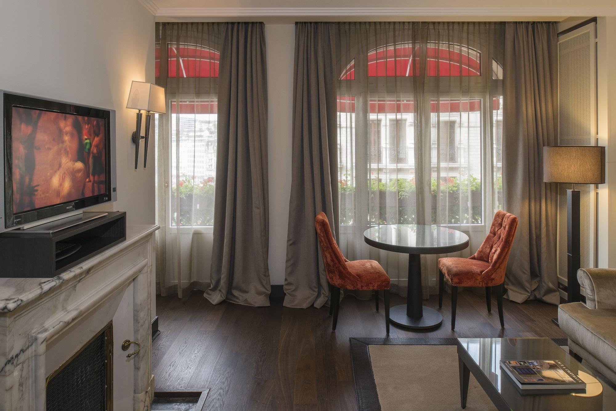 Lausanne Palace Exterior foto A suite at the hotel