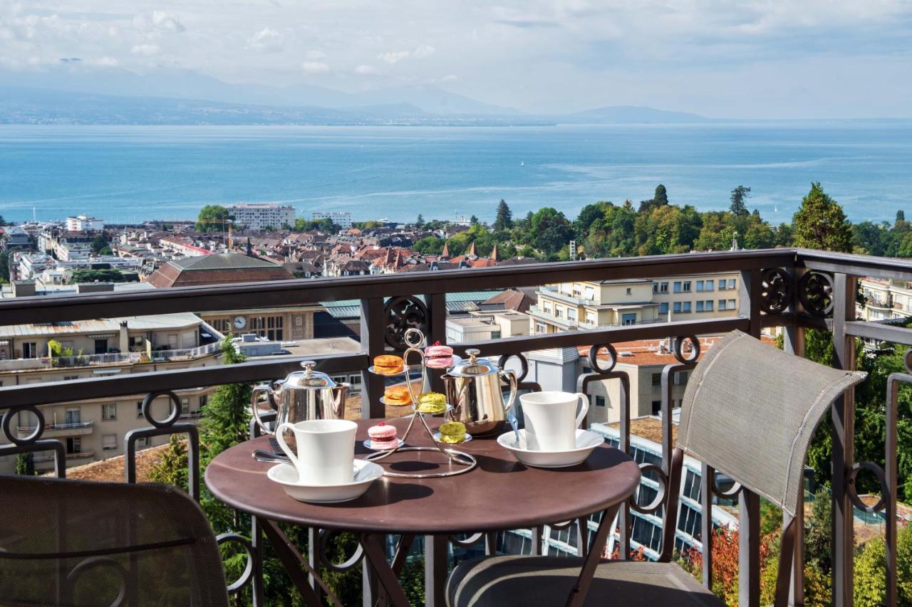 Lausanne Palace Exterior foto View of the lake from the hotel