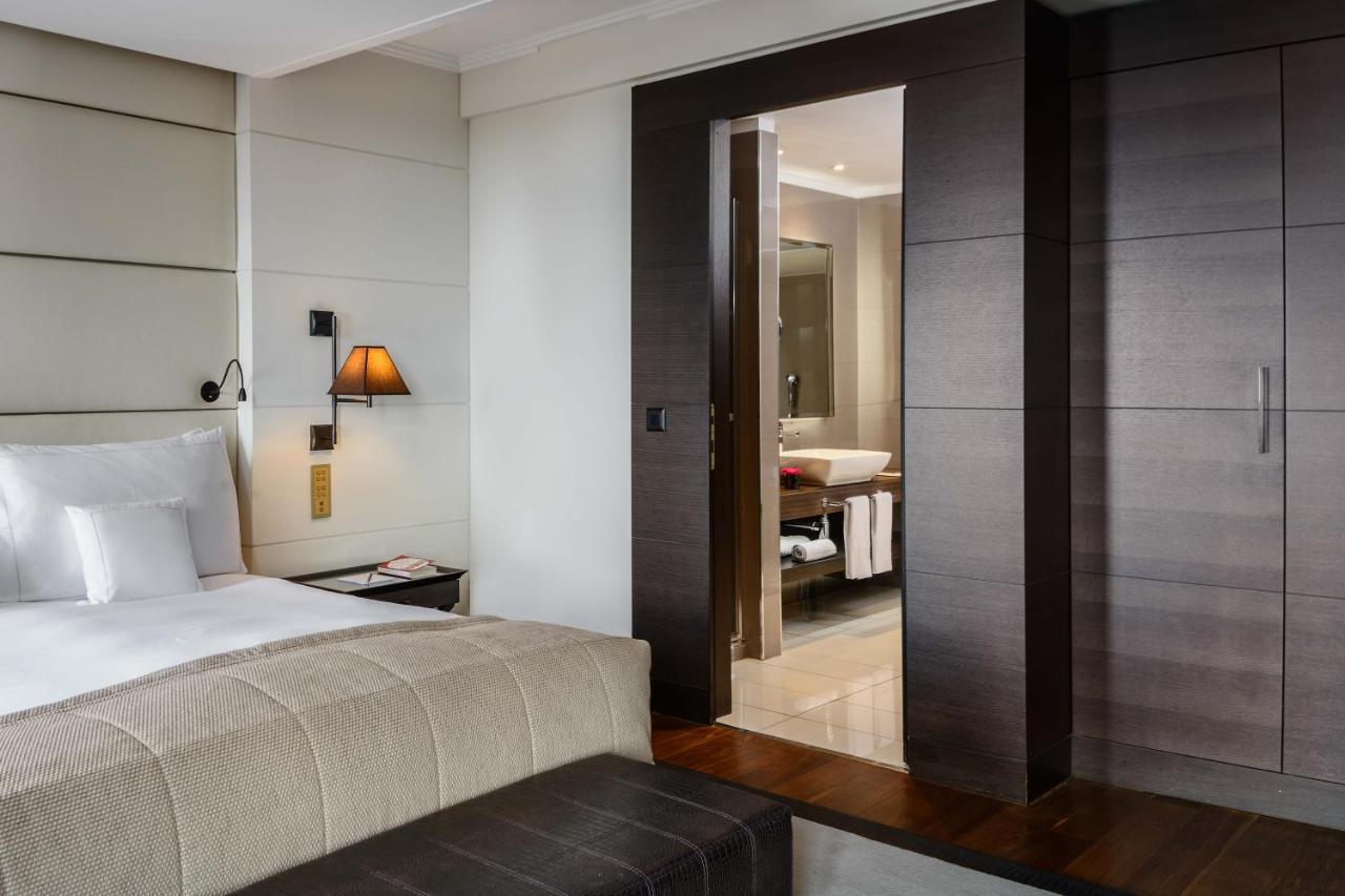 Lausanne Palace Exterior foto A room at the Mandarin Oriental, London