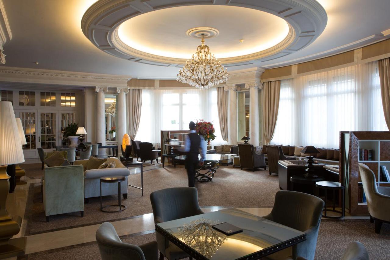 Lausanne Palace Exterior foto The lobby of the hotel