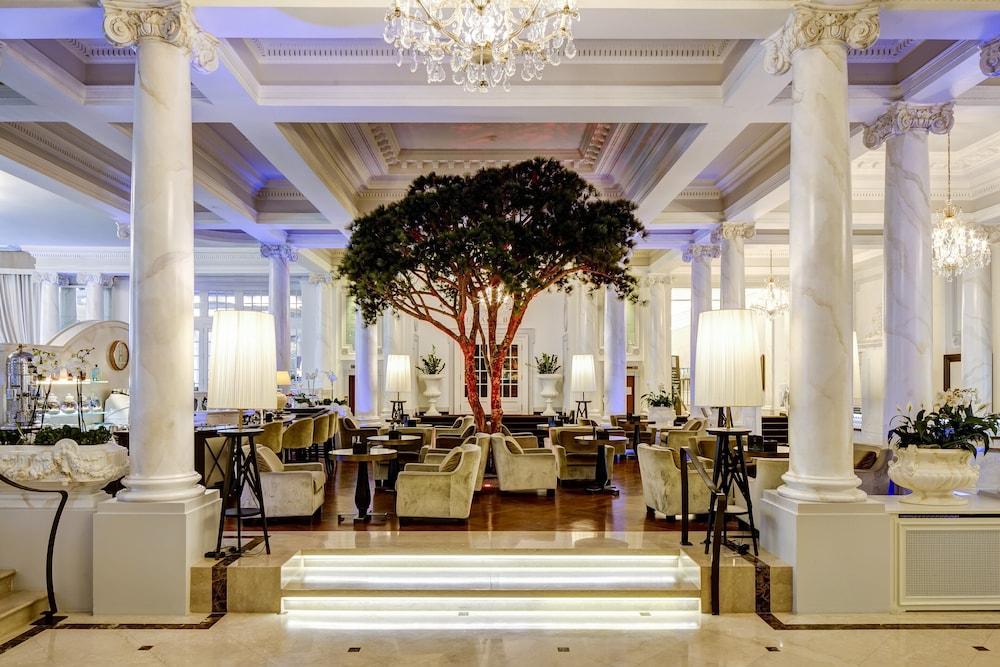 Lausanne Palace Exterior foto The lobby of the hotel