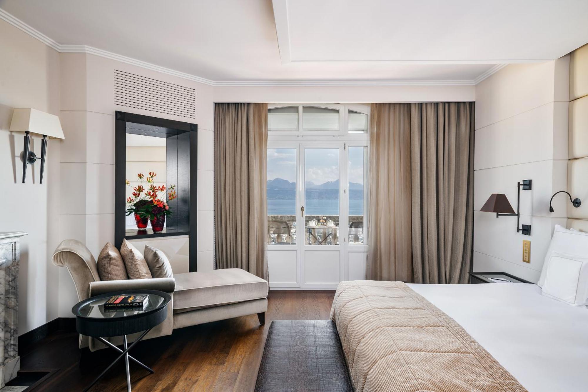 Lausanne Palace Exterior foto A room at the hotel